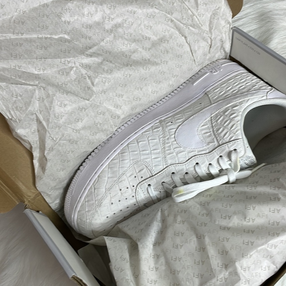 🔥🔥AIR FORCE 1’s 07 LV8 Size: 13🔥🔥***please see pics before purchasing*** - Picture 11 of 14